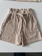 Wit/bruine short maat 128, Kinderen en Baby's, Kinderkleding | Maat 128, Broek, Meisje, Ophalen of Verzenden, Zo goed als nieuw
