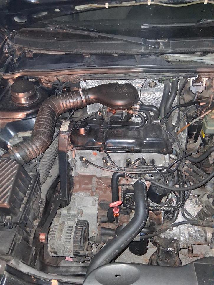 Vw Passat 1.8 esseence 1994, Autos, Volkswagen, Particulier, Passat, Essence, Euro 4, Break, 5 portes, Boîte manuelle, Gris, Traction avant