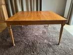 Vierkante grenenhouten eettafel 140 cm, Huis en Inrichting, Ophalen, Vierkant, Zo goed als nieuw, Vijf personen of meer
