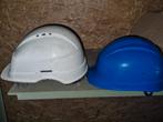 Blauwe helm delta plus nieuw, witte helm met bril., Ophalen