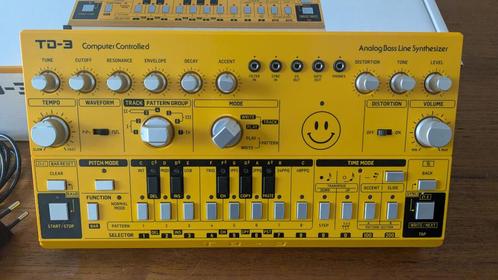 Behringer TD3 Bass Synth, Muziek en Instrumenten, Overige Muziek en Instrumenten, Zo goed als nieuw, Ophalen