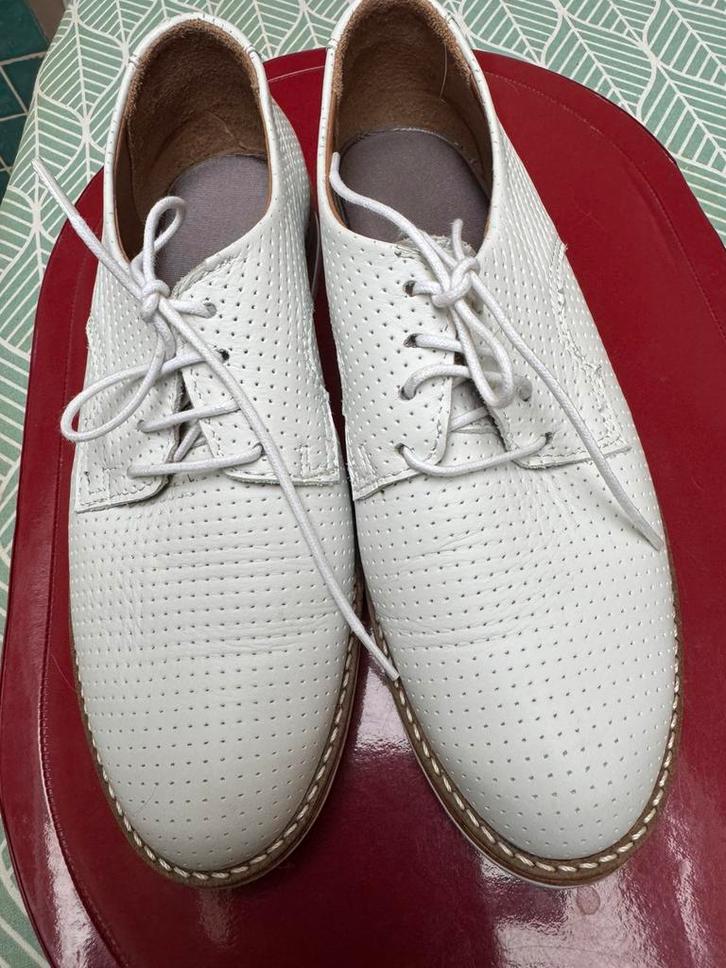 Mooie witte mocassins, maat 39, Kleding | Dames, Schoenen, Zo goed als nieuw, Ophalen