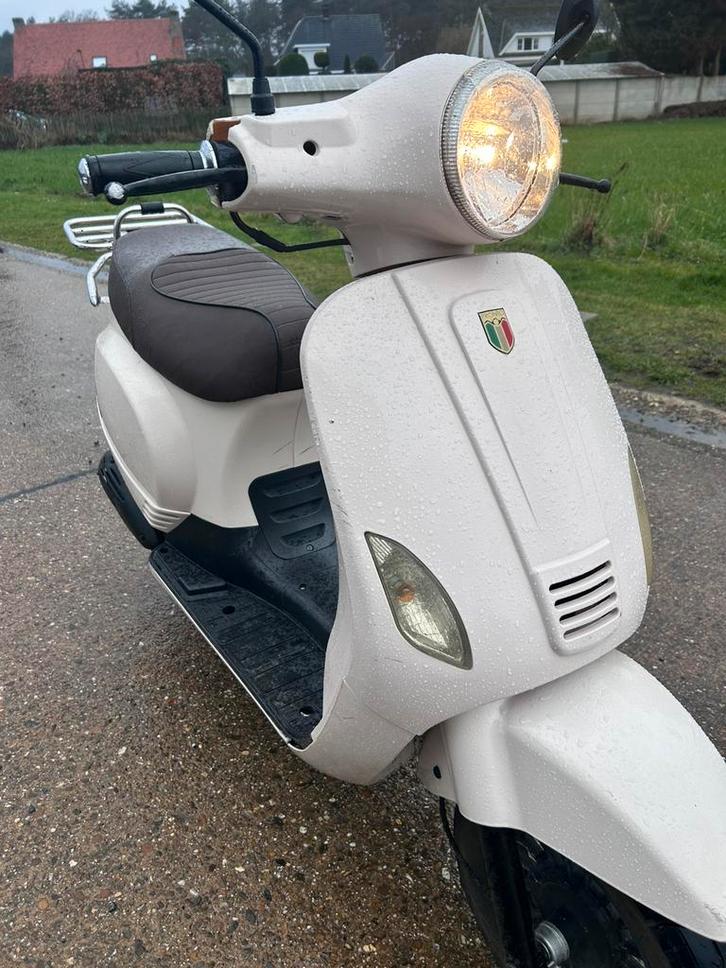 Scooter ZNEN a-klasse, Vélos & Vélomoteurs, Vélomoteurs & Scooters bridés, Utilisé, Autres marques, Essence, Enlèvement