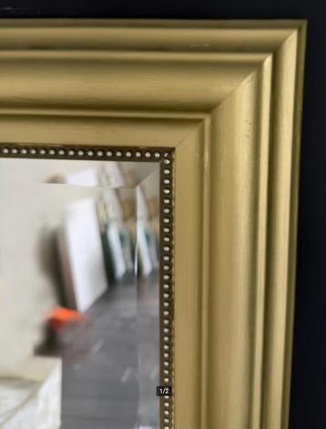 Spiegel goudkleurige kader in perfecte staat beschikbaar voor biedingen