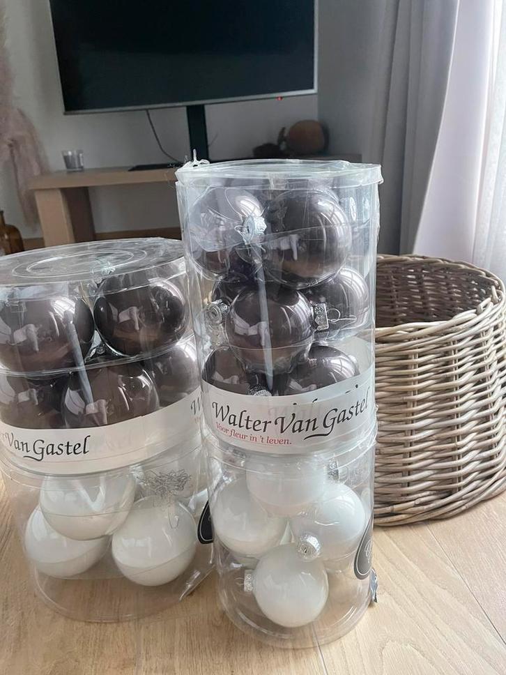 Kerstballen + Ring kerstboom gevlochten, Diversen, Kerst, Zo goed als nieuw, Ophalen