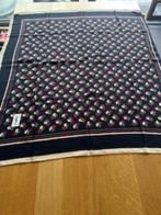 Le créateur de foulards en soie Yves Saint Laurent., Yves Saint Laurent, Enlèvement ou Envoi, Comme neuf, Écharpe