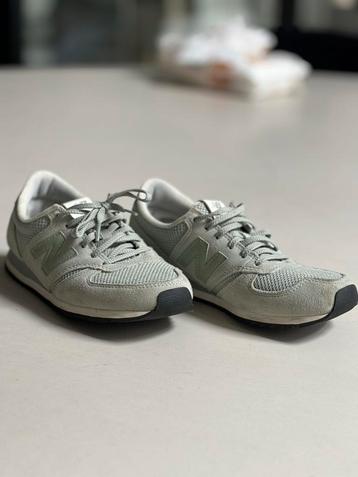 NEW BALANCE 420 maat 37 beschikbaar voor biedingen