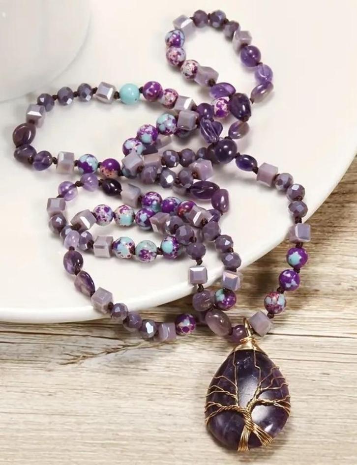 Collier long avec pendentif en améthyste, Bijoux, Sacs & Beauté, Colliers, Neuf, Pierre ou Minéral, Violet, Avec pierre précieuse