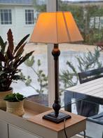 Mooie lamp, landelijk stijl. 61,5 cm hoog. Messing., Maison & Meubles, Lampes | Lampes de table, Enlèvement, Utilisé