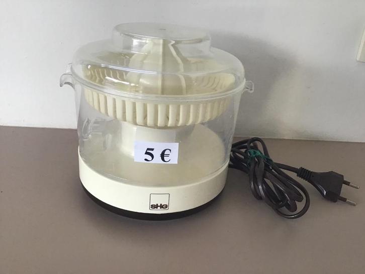 citruspers in goede staat voor slechts 5 euro, Elektronische apparatuur, Juicers, Zo goed als nieuw, Citruspers, Ophalen of Verzenden
