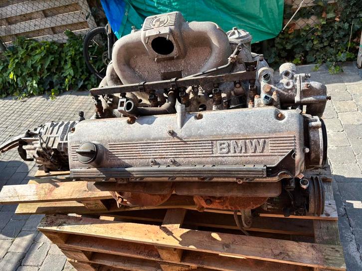M30B30 3.0 motor en 5- bak versnellingsbak, Autos : Pièces & Accessoires, Moteurs & Accessoires, BMW, Utilisé, Enlèvement