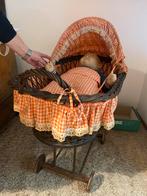 2 oude poppenwiegjes, Kinderen en Baby's, Babywiegjes en Ledikanten, Ophalen, Gebruikt