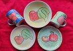 Chinees Servies met fruitmotief  handgeschilderd.China., Huis en Inrichting, Ophalen of Verzenden, Zo goed als nieuw, Bord(en)