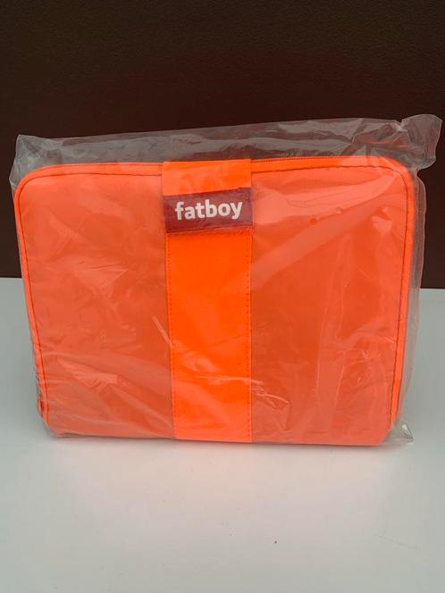 Fatboy tablet sleeve tuxedo, Informatique & Logiciels, Housses pour tablettes, Neuf, Protection faces avant et arrière, Enlèvement ou Envoi