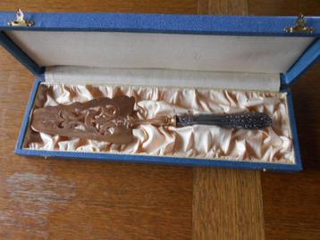 ancienne pelle à tarte  en argent  dans   son écrin beschikbaar voor biedingen