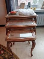 Antieke bijzet tafels met blad van glas, Ophalen, Zo goed als nieuw, Glas