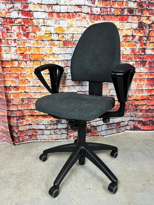 Refurbished Bureaustoel Kinnarps 8000 Freefloat, Huis en Inrichting, Bureaustoelen, Gebruikt, Bureaustoel, Grijs, Ergonomisch