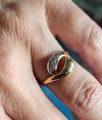 Pracht 14 karaat geelgouden dames ring met 3 diamantjes😍, Gebruikt, Ophalen of Verzenden, 17 tot 18, Met edelsteen