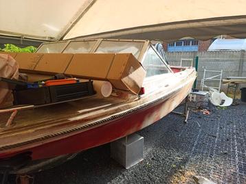 Bateau à renover beschikbaar voor biedingen