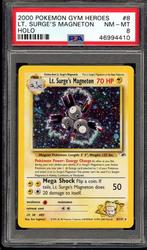 Lt. Surge's Magneton Holo PSA 8 - 8/132 - Gym Heroes 2000, Hobby en Vrije tijd, Verzamelkaartspellen | Pokémon, Verzenden, Zo goed als nieuw