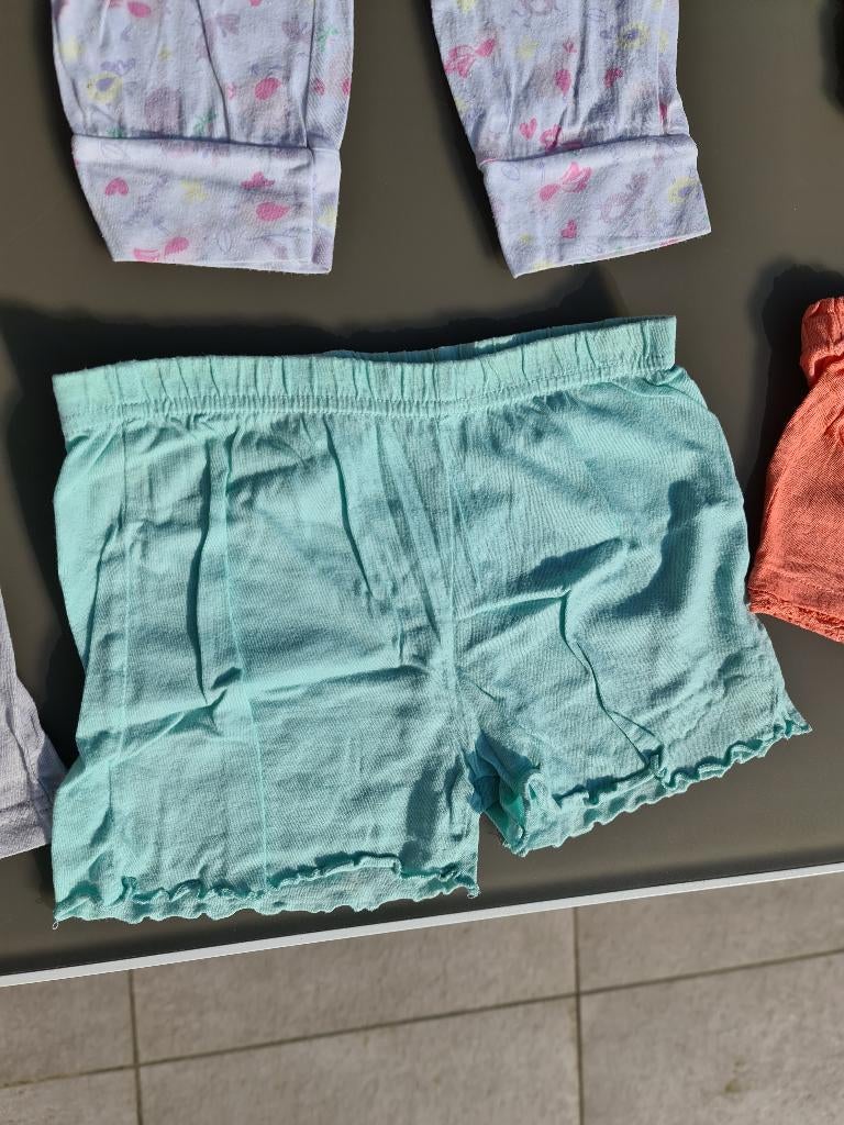 groene korte broek 104-110, Kinderen en Baby's, Kinderkleding | Maat 104, Ophalen, Zo goed als nieuw, Broek