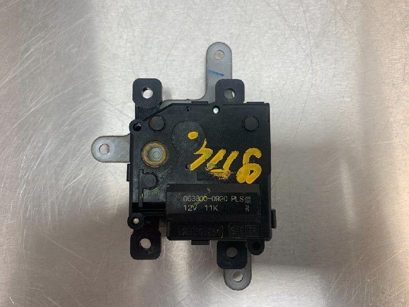 ACTIONNEUR MOTEUR VOLET CHAUFFAGE Verso (|0638000920|), Utilisé, Toyota