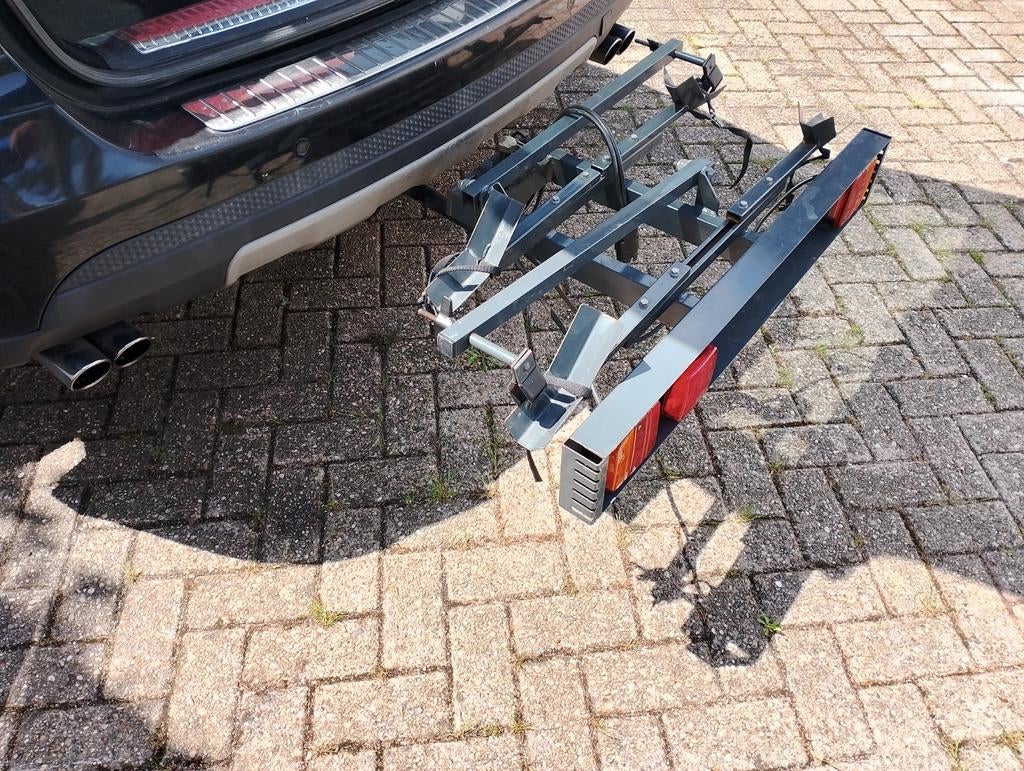 Veelzijdige trekhaakdrager voor 2 fietsen + bagagebox, Support d'attelage, 2 vélos, Comme neuf, Enlèvement