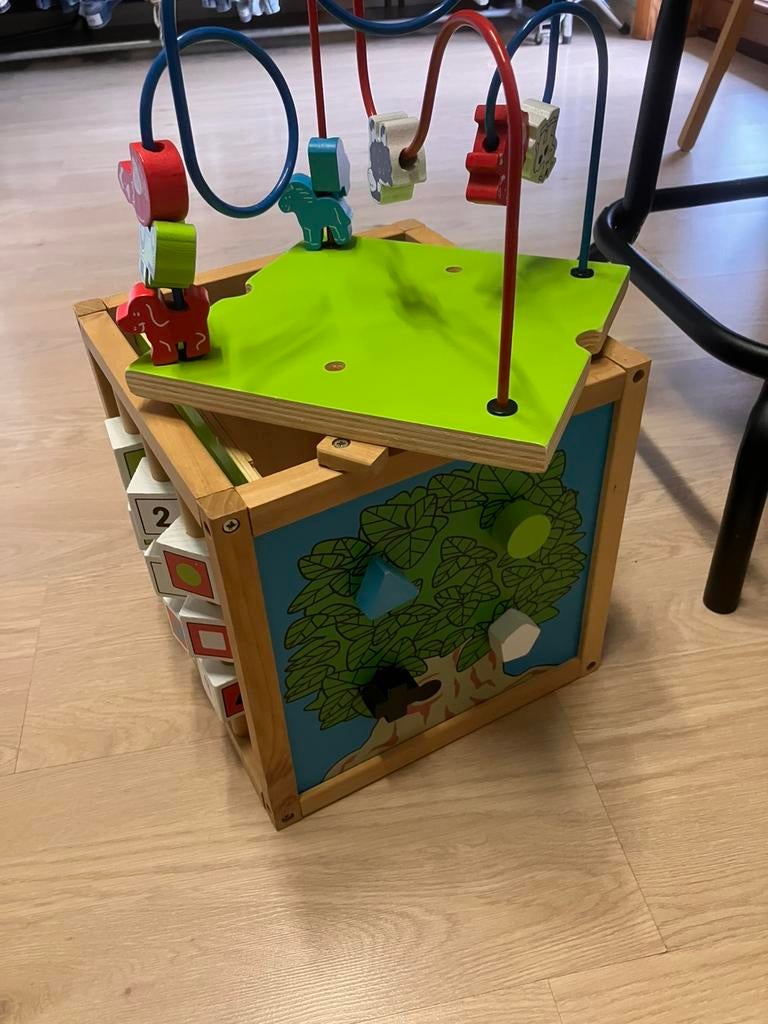 Houten speelkubus plus IKEA kinderstoel, Ophalen, Zo goed als nieuw