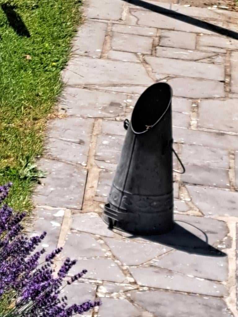 Ancienne charbonniere en zinc