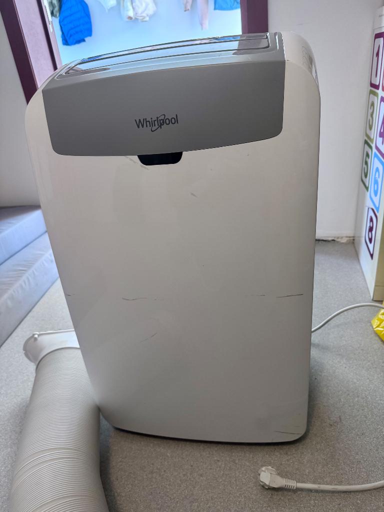 Mobiele airconditioning Whirlpool, Ophalen, Minder dan 60 m³, 2 snelheden, Zo goed als nieuw