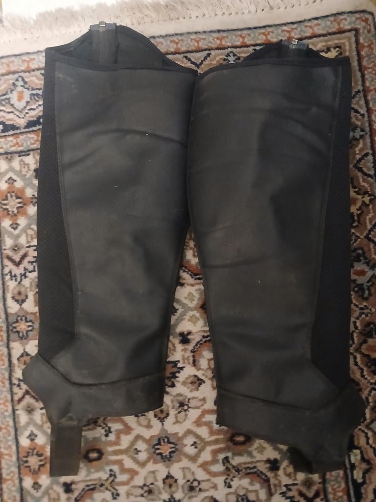 Chaps te koop maat L/XL, Kleding | Heren, Broeken en Pantalons, Ophalen, Maat 52/54 (L), Zwart, Fouganza