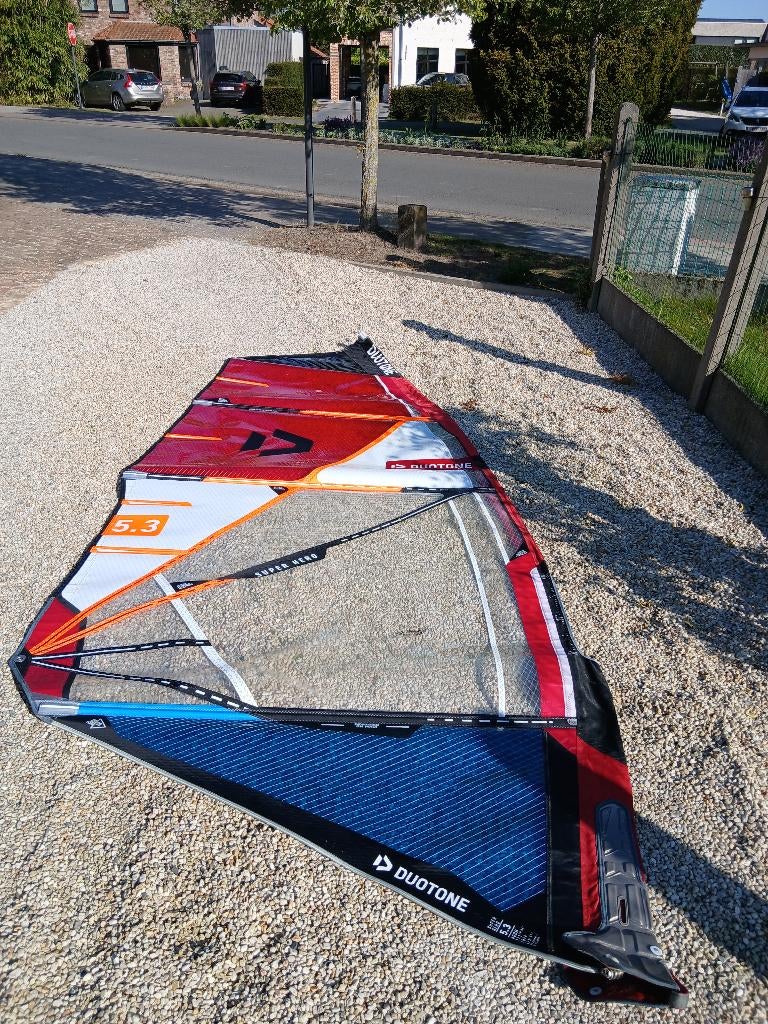 Duotone super hero 4.7 en 5.3, Watersport en Boten, Windsurfen, Ophalen, Zo goed als nieuw, Met draagtas