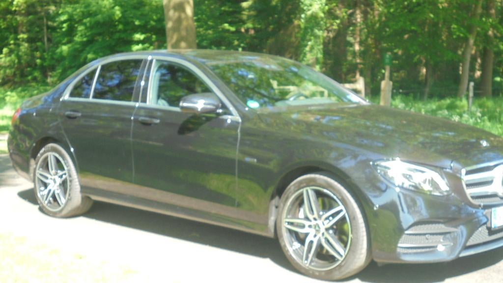 MERCEDES E300 AMG DIESEL HYBRIED 400PK, Auto's, Mercedes-Benz, Automaat, 4 cilinders, 300 cc, Zwart