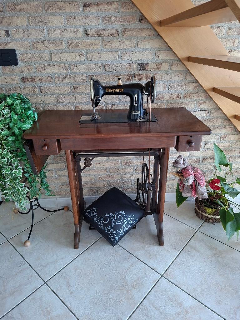 Retro naaimachine, Antiek en Kunst, Antiek | Naaimachines, Ophalen