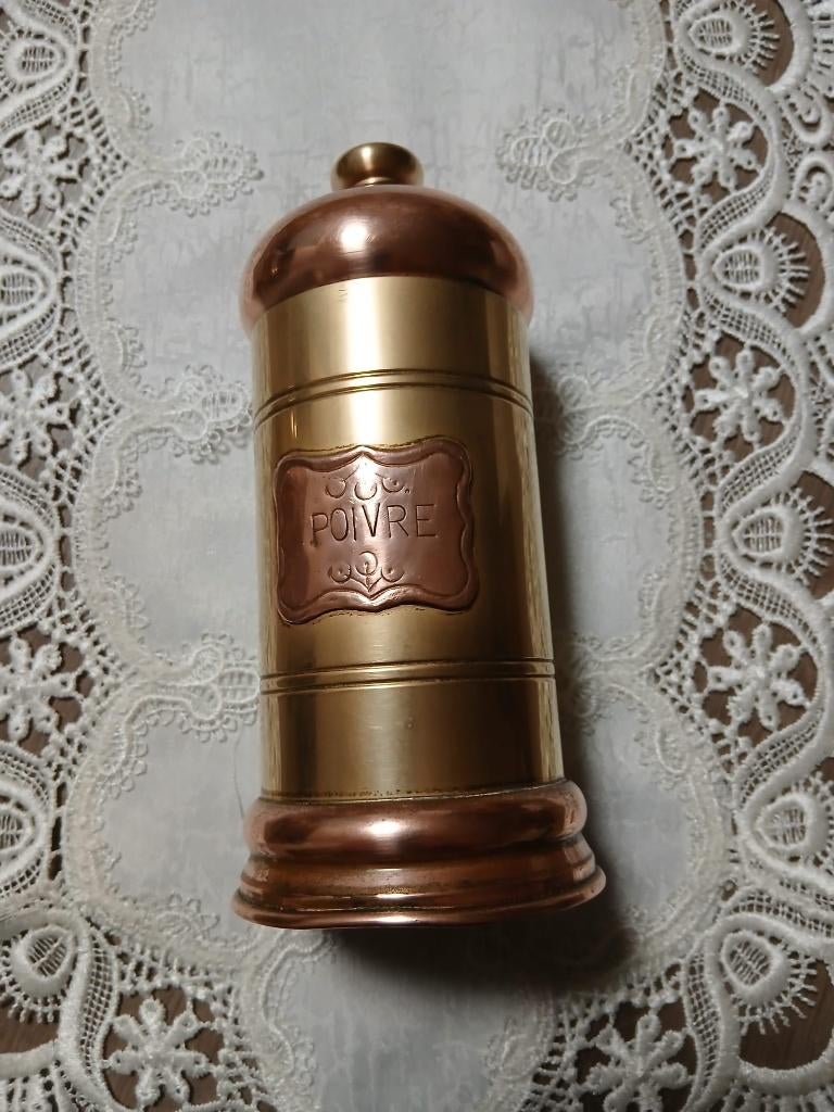 Pot à épices "poivre", Enlèvement, Cuivre
