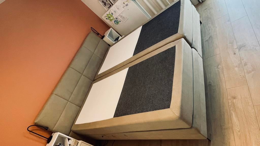 Elektrische boxspring 200x200, Huis en Inrichting, Slaapkamer | Bedden, Ophalen, Verstelbaar, Beige, Tweepersoons