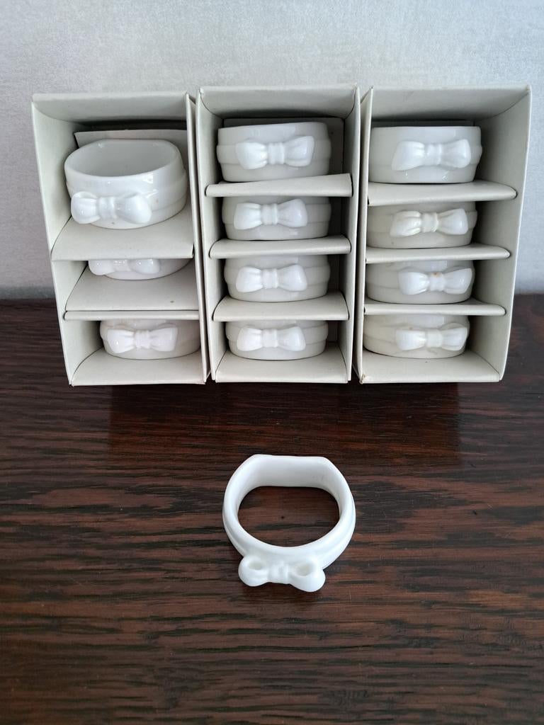 12 Nieuwe witte servetringen., Ophalen of Verzenden