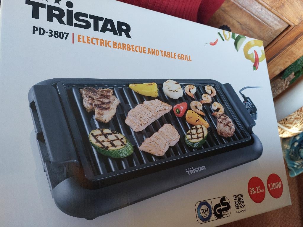 barbecue en elektrische grill, Ophalen, Zo goed als nieuw, Tristar
