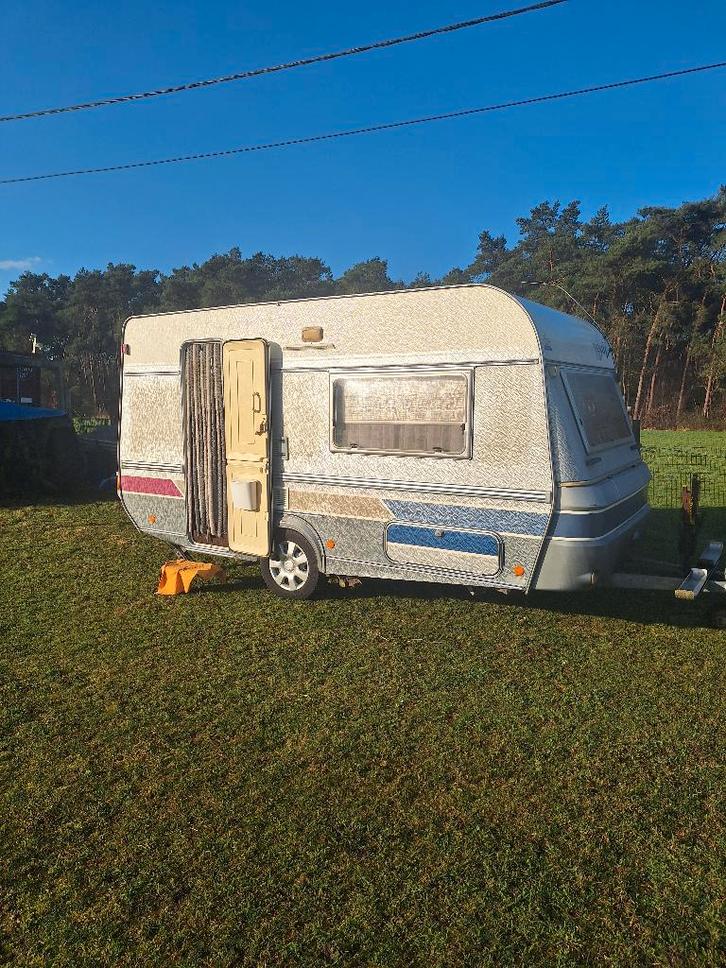 Fendt caravan diamand 410A, Caravanes & Camping, Caravanes, Particulier, Fendt, 5 à 6 mètres, Antivol de remorque, Douche, Porte-vélos
