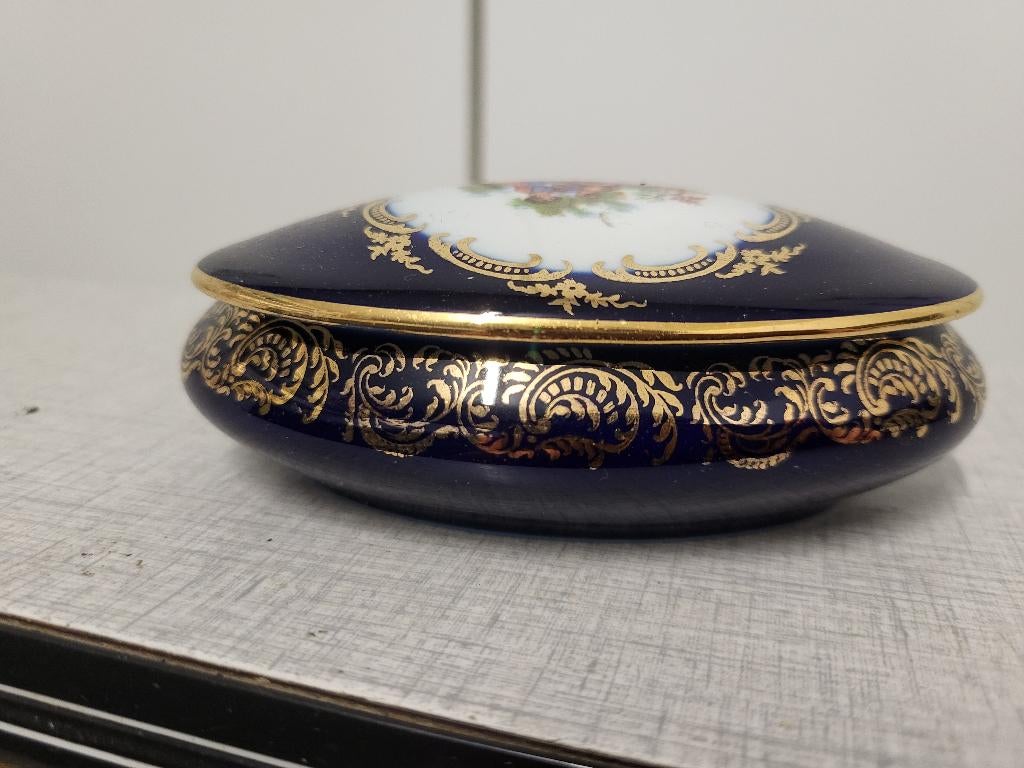 Limoges doosje, Ophalen