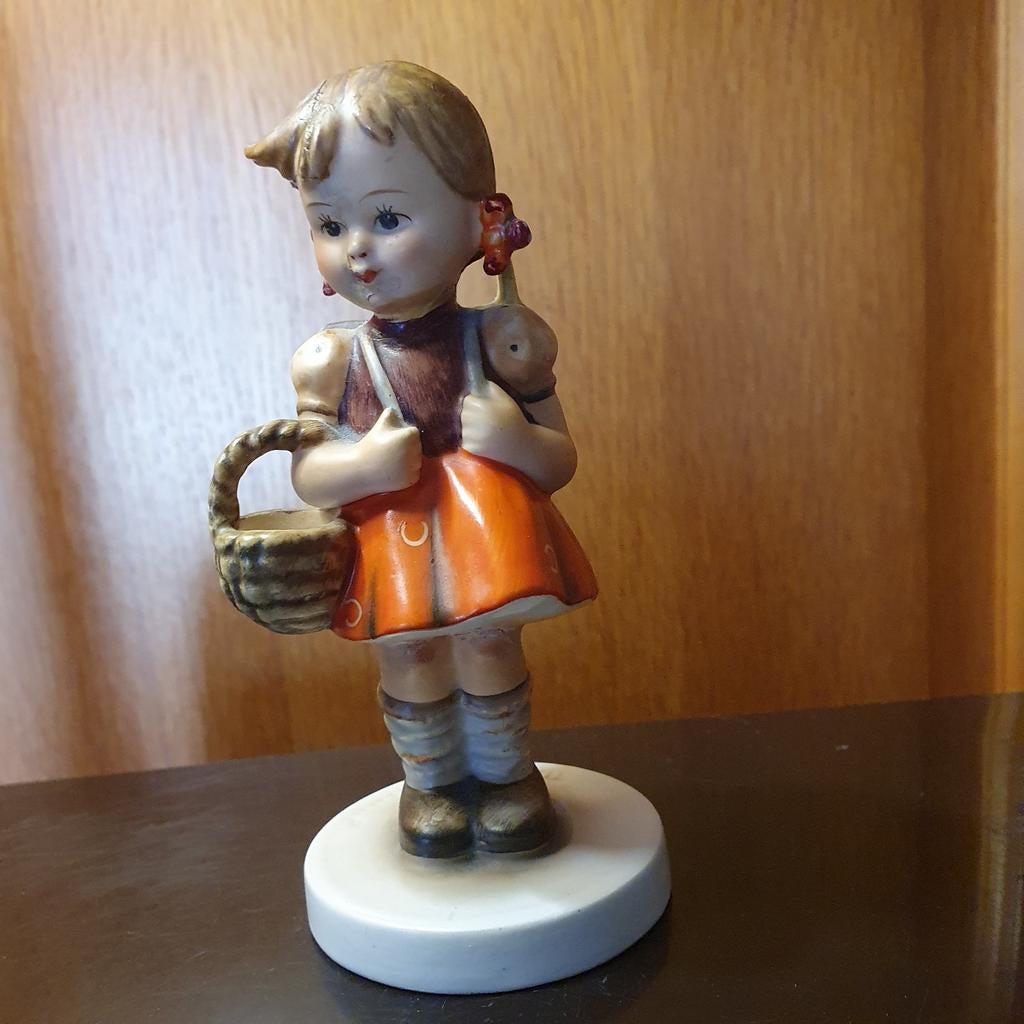 Hummel nr 81  schoolmeisje, Verzamelen, Ophalen of Verzenden, Hummel