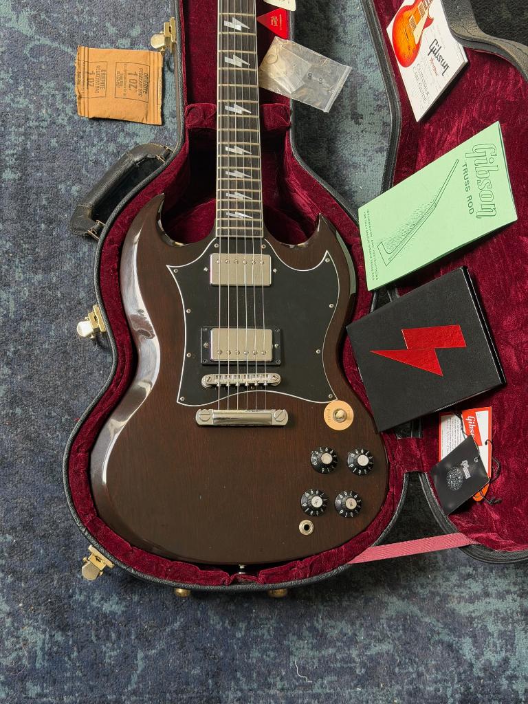 Gibson SG Angus Young VOS – Limited Edition (1 of 200), Musique & Instruments, Instruments à corde | Guitares | Électriques, Enlèvement ou Envoi