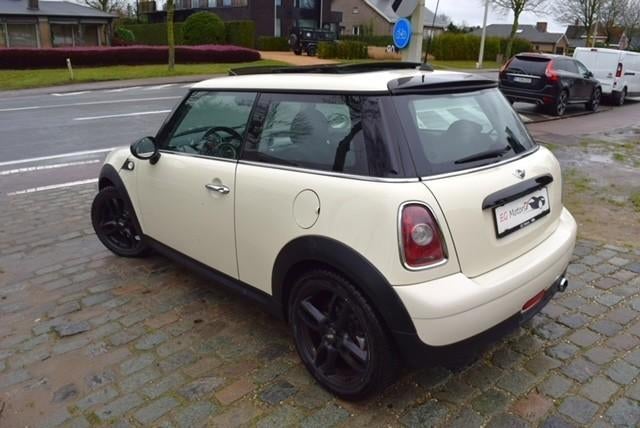 Mini Cooper 1.4i/Airco/Pano/HISTORY/GARANTIE, Auto's, Voorwielaandrijving, 4 zetels, Stof, Zwart
