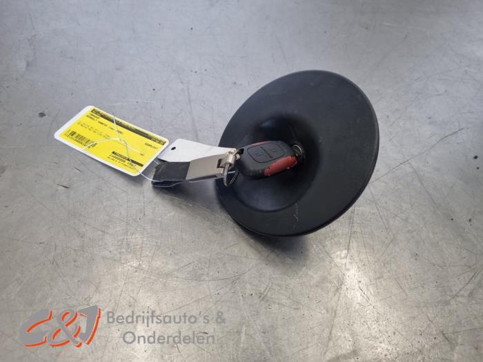 Bouchon réservoir d'un Renault Kangoo, Renault, -, 3 mois de garantie, Utilisé