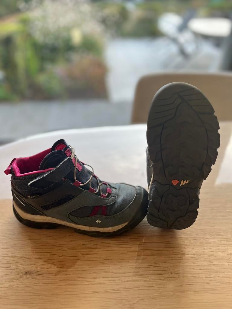 Quechua bergschoen (maat 33), Kinderen en Baby's, Kinderkleding | Schoenen en Sokken, Gebruikt, Schoenen, Jongen of Meisje, Ophalen of Verzenden