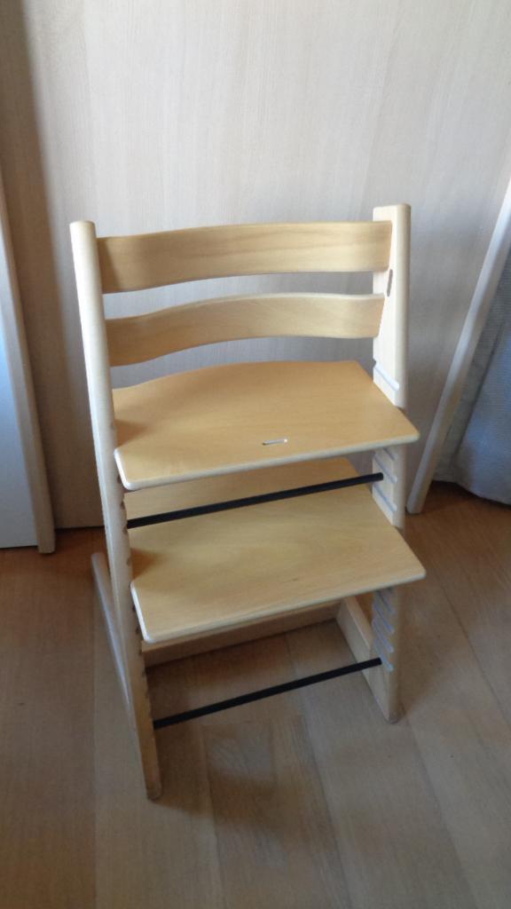 tripp trapp stoel van het merk stokke, Kinderen en Baby's, Kinderstoelen, Zo goed als nieuw, Meegroeistoel, Aanschuifbaar, Ophalen