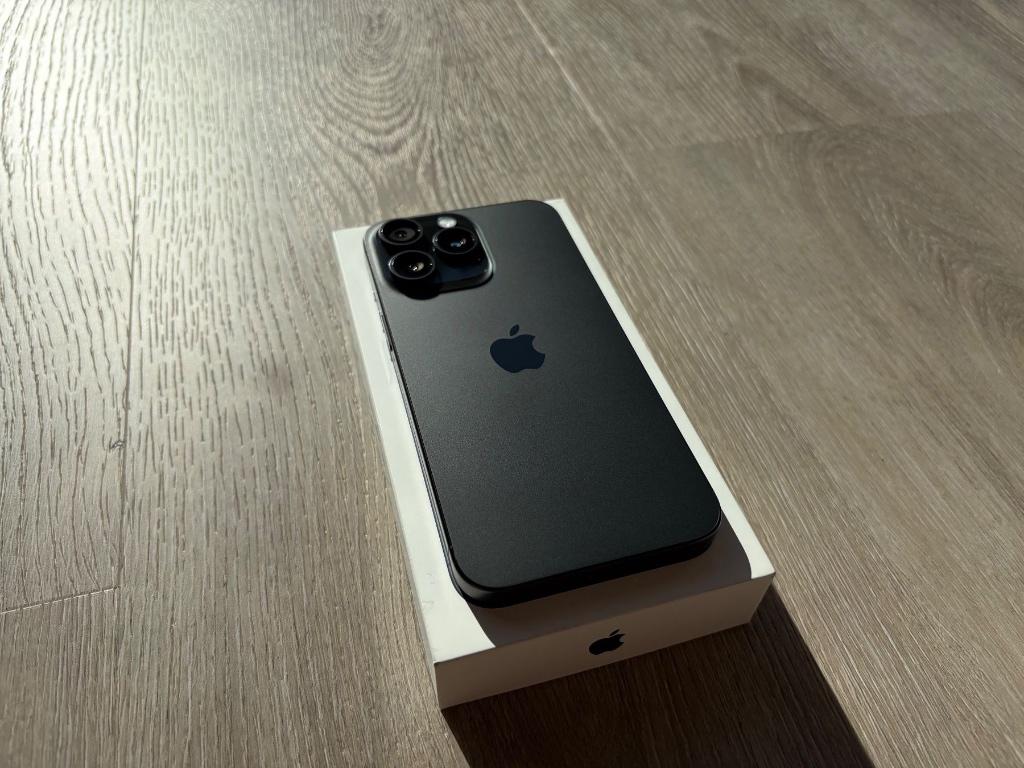 iPhone 15, 128 GB, battery health 96%, Telecommunicatie, Mobiele telefoons | Apple iPhone, Ophalen, IPhone 15, Zwart, Zonder simlock
