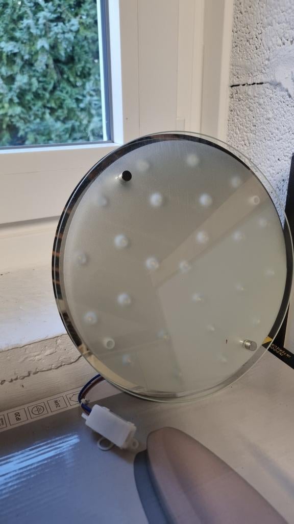 Applique  neuve, Ophalen