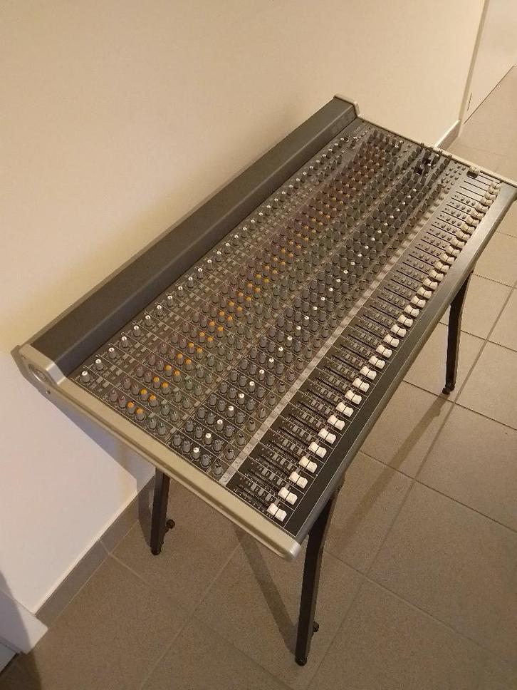 Mackie 3204 VLZ3, Musique & Instruments, Tables de mixage, Comme neuf, 20 canaux ou plus, Enlèvement