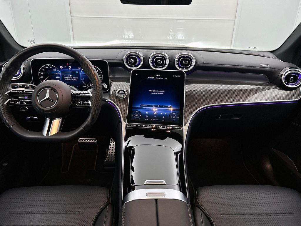 Mercedes-Benz GLC-klasse 300 e 4MATIC SUV AMG Line | Panoram, Auto's, Automaat, Gebruikt, Zwart, 4 cilinders